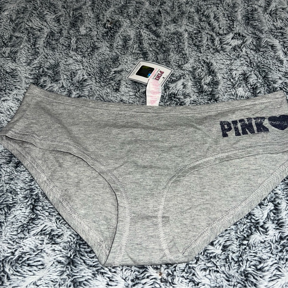 NWT Victoria’s Secret PINK Loves The Patriots Heather Gray Vintage NFL Panty L - Picture 2 of 2